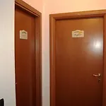 朱利叶斯凯撒183号旅馆 招待所 4*