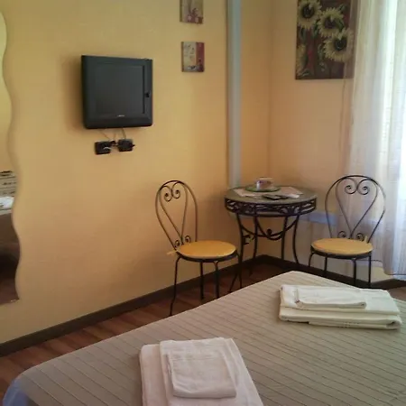 Julius Caesar 183 4* Rome