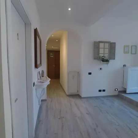 Πανσιόν Julius Caesar 183