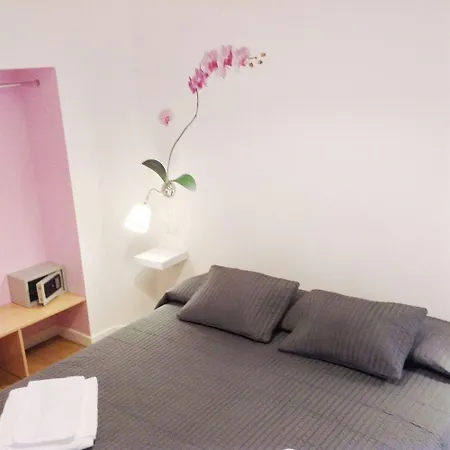 朱利叶斯凯撒183号旅馆 招待所 4*