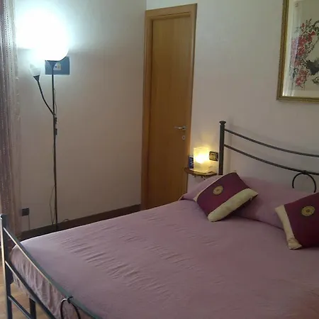 朱利叶斯凯撒183号旅馆 招待所 4*